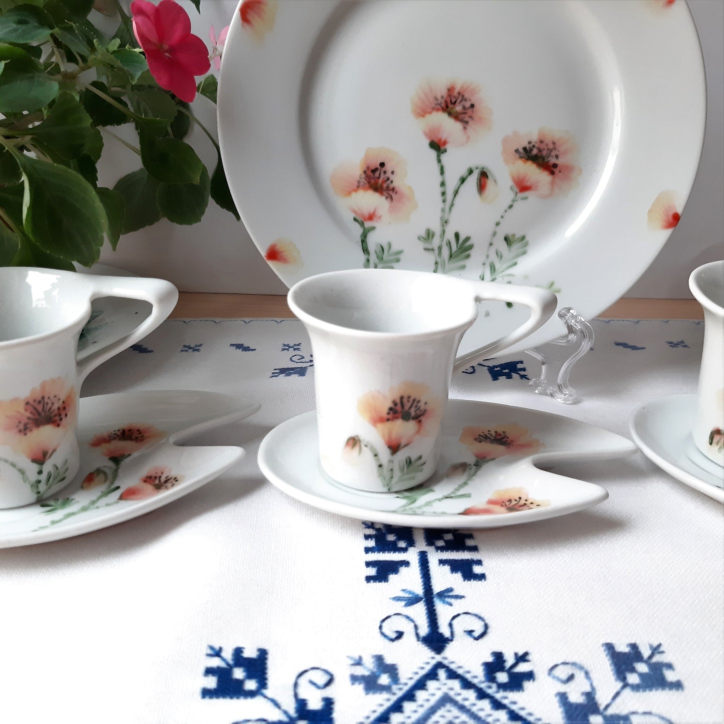 Juego de café  12 pcs porcelana pintada a mano amapolas floral unico.