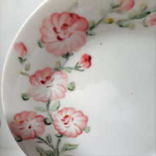 Cargar imagen en el visor de la galería, Juego de café porcelana pintada a mano rosas rojo artesanal.
