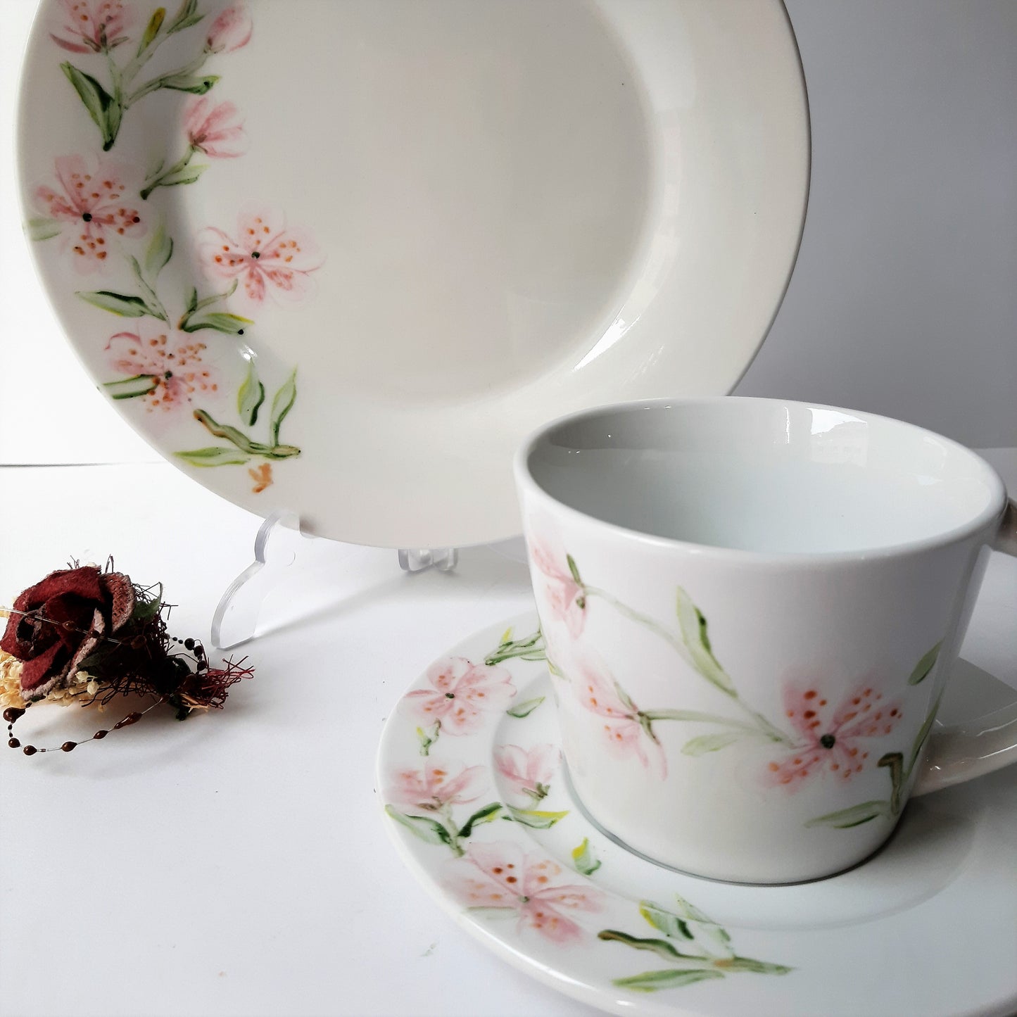 Juego de café porcelana pintada a mano ramita cerezo floral unico.