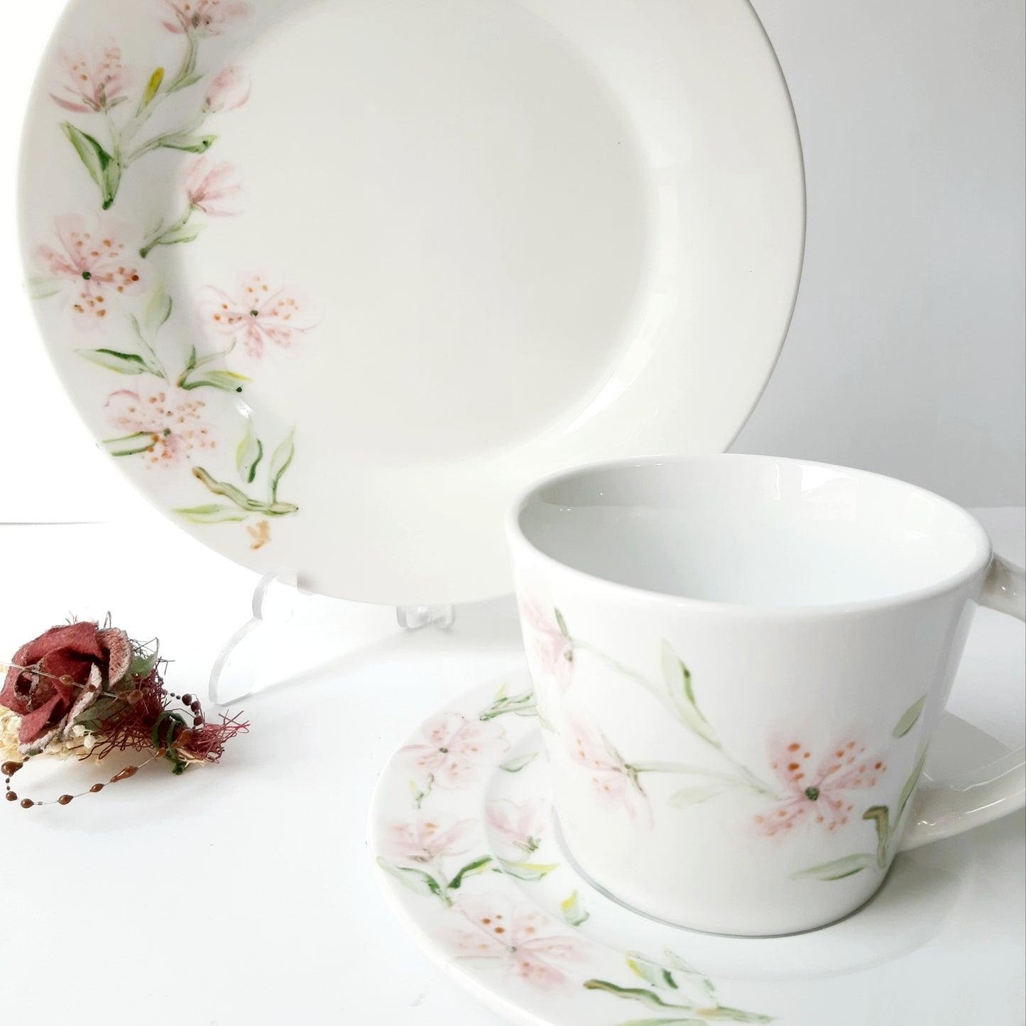 Juego de café porcelana pintada a mano ramita cerezo floral unico.