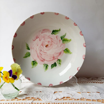 Plato pintado a mano porcelana rosa grande único artesanal no calcomania .