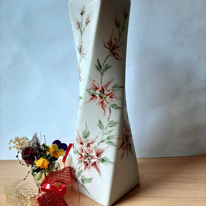 Jarrón de porcelana pintado a mano floral artesanal único decorativo.