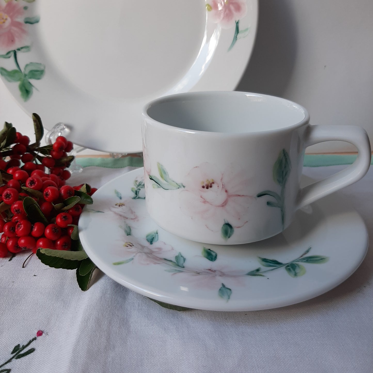 Juego de café  porcelana pintada a mano rosas floral artesanal.