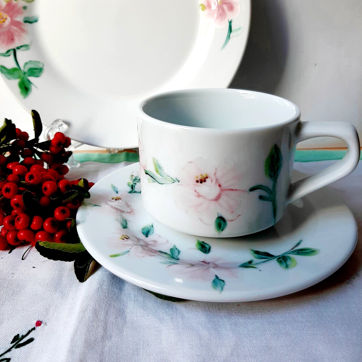 Juego de café  porcelana pintada a mano rosas floral artesanal.