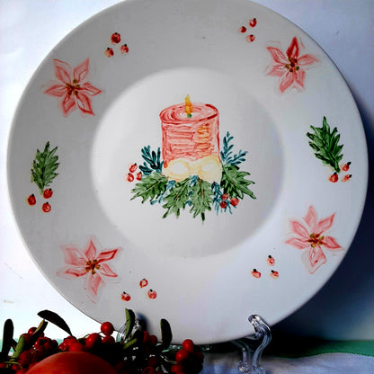 Plato esmaltado de porcelana, pintado a mano,  motivo navideño, único, artesanal, no calcomania .