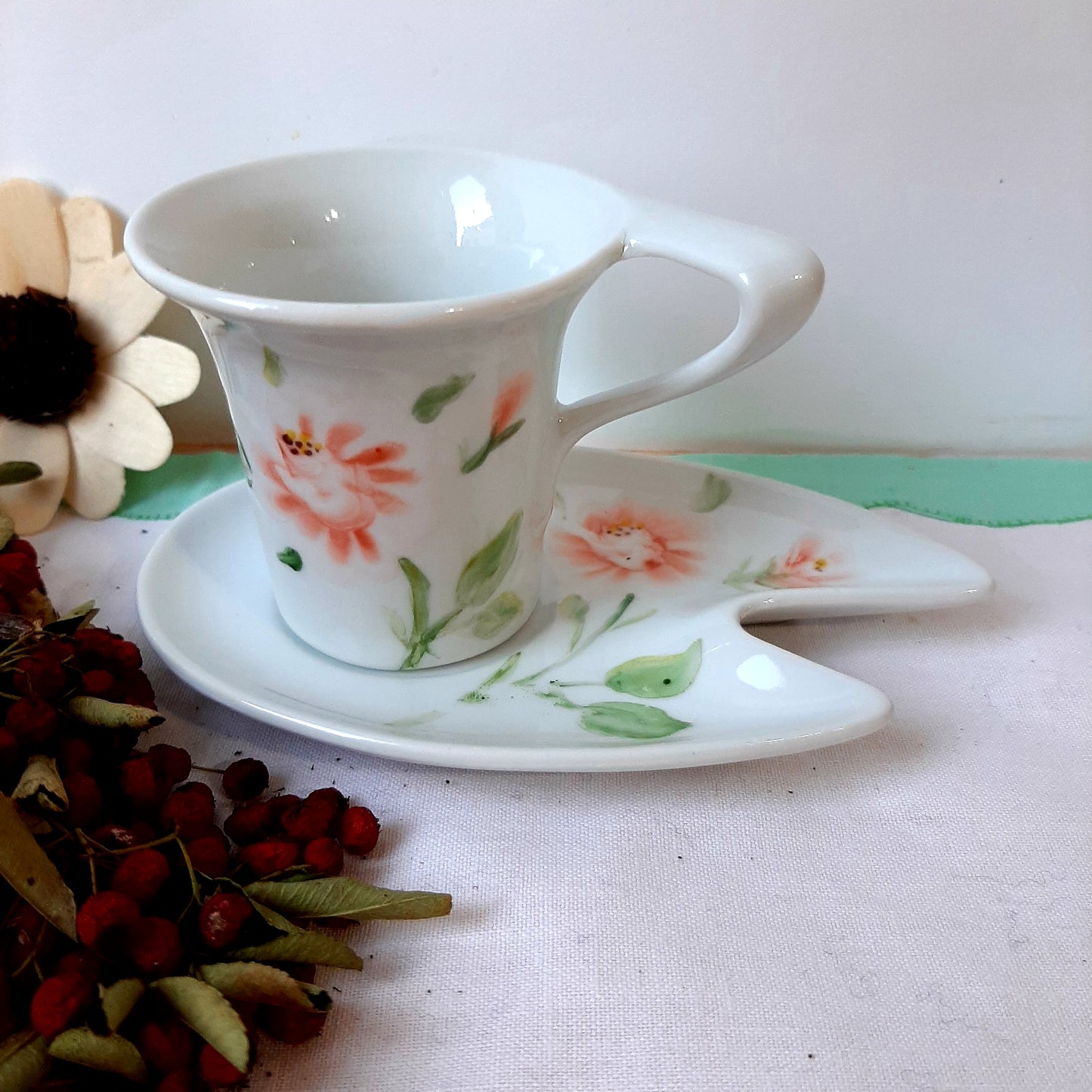 Juego de café esmaltado porcelana pintada a mano rosas coral único.