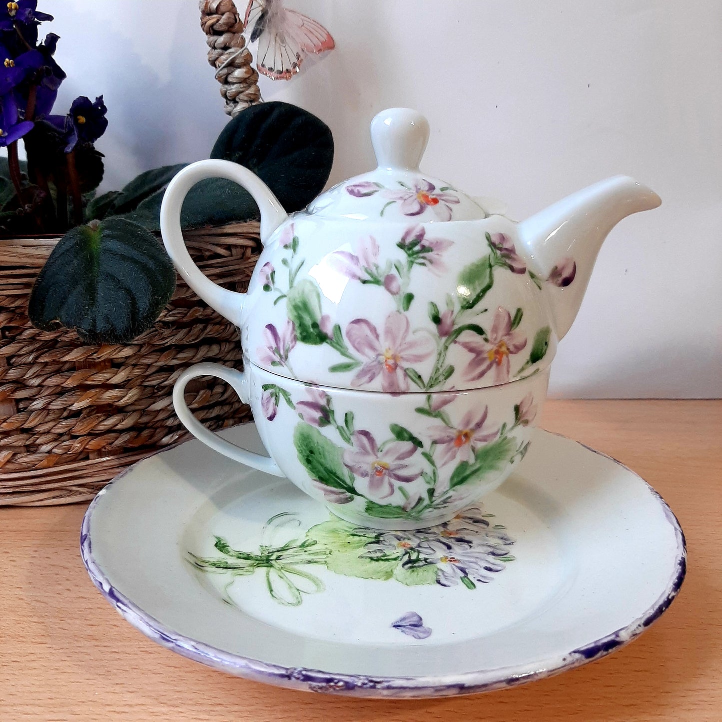 Juego de te o café  porcelana pintada a mano violetas artesanía floral único.