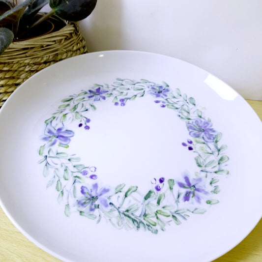 Plato  porcelana pintado a mano corona de primaveras único  artesanal no calcomania .