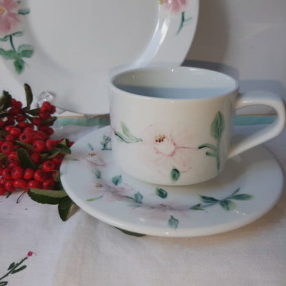 Juego de café  porcelana pintada a mano rosas floral artesanal.